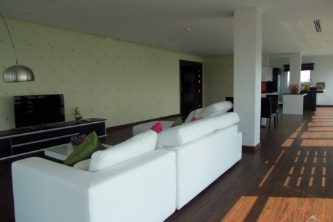 Condo on Jomtien Beach, Pattaya, Thailand, 2 bedrooms  № 45286 - photo 11