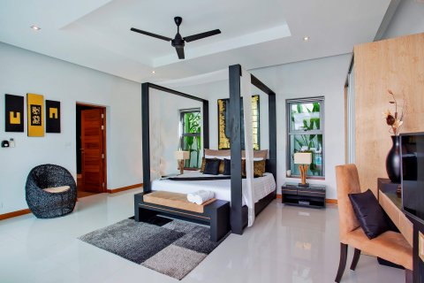 Villa on Nai Harn Beach, Thailand 3 bedrooms № 44817 - photo 18