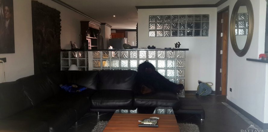 Condo on Jomtien Beach, Pattaya, Thailand, 2 bedrooms  № 45310