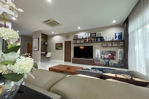 House in Bang Lamung, Thailand 3 bedrooms № 44927 - photo 12