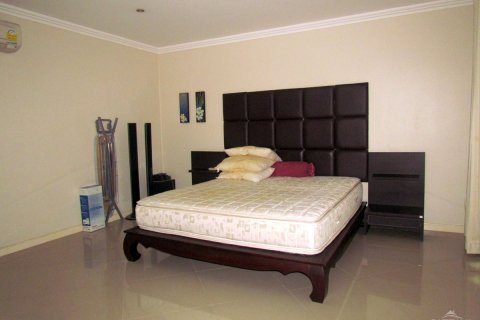 Condo in Pattaya, Thailand, 2 bedrooms  № 45285 - photo 15