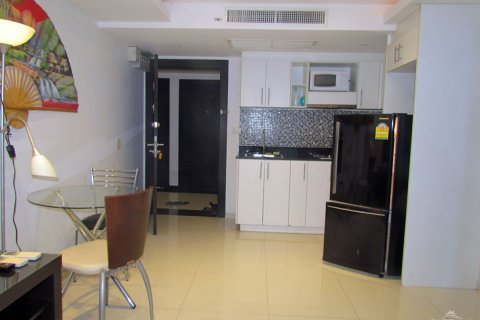 Condo in Pattaya, Thailand, 1 bedroom  № 45418 - photo 4