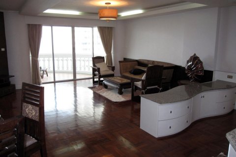 Condo in Pattaya, Thailand, 3 bedrooms  № 45412 - photo 2