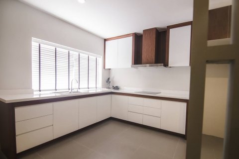 House in Pattaya, Thailand 5 bedrooms № 45536 - photo 5