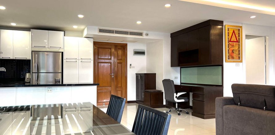 Condo in Pattaya, Thailand, 2 bedrooms  № 45016