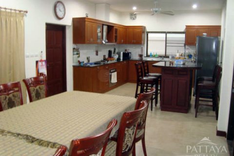 House in Pattaya, Thailand 4 bedrooms № 45517 - photo 19