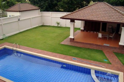 House in Pattaya, Thailand 4 bedrooms № 45517 - photo 28