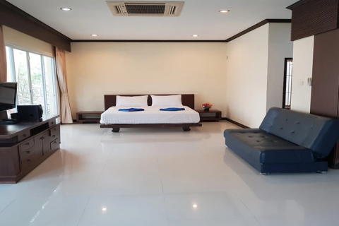 Villa in Patong, Thailand 6 bedrooms № 44876 - photo 23
