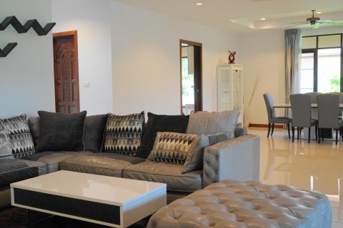 Villa in Hua Hin, Thailand 3 bedrooms № 46223 - photo 4