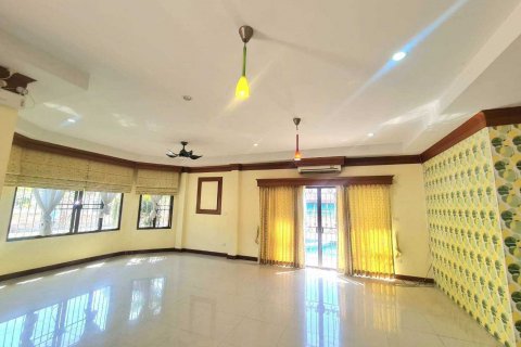 House in Bang Lamung, Thailand 3 bedrooms № 46196 - photo 4