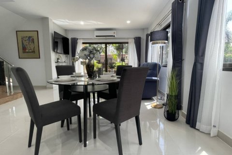 House in Pattaya, Thailand 4 bedrooms № 45489 - photo 4