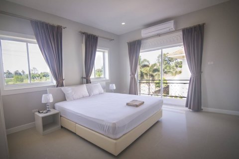 House in Pattaya, Thailand 5 bedrooms № 45536 - photo 6