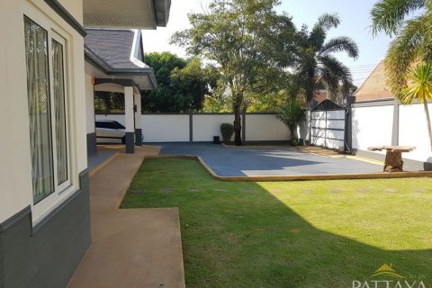 House in Pattaya, Thailand 4 bedrooms № 45438 - photo 18