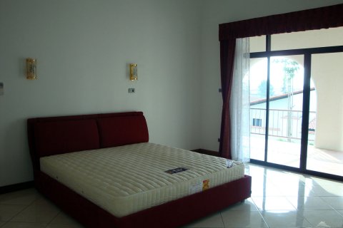 House in Pattaya, Thailand 5 bedrooms № 45493 - photo 20
