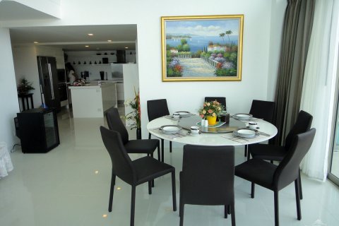 Condo in Pattaya, Thailand, 4 bedrooms  № 45303 - photo 3