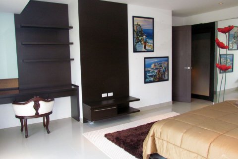 Condo on Jomtien Beach, Pattaya, Thailand, 2 bedrooms  № 45413 - photo 15