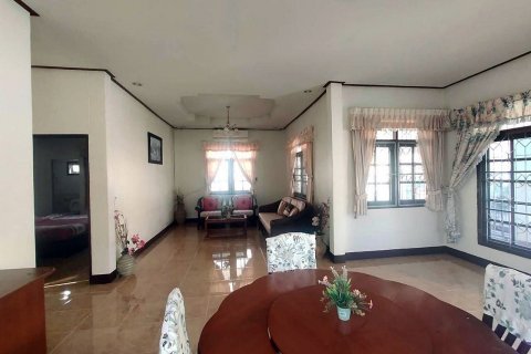 House in Bang Lamung, Thailand 2 bedrooms № 46200 - photo 3