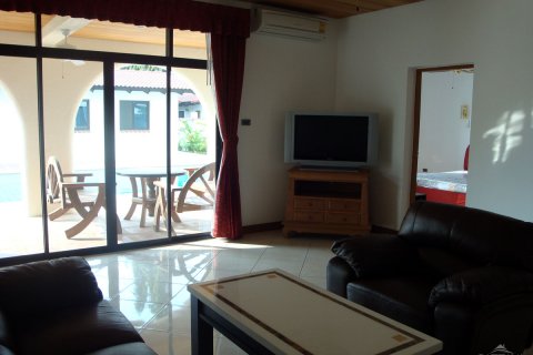 House in Pattaya, Thailand 5 bedrooms № 45493 - photo 10
