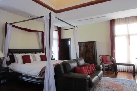 House in Pattaya, Thailand 5 bedrooms № 45552 - photo 21
