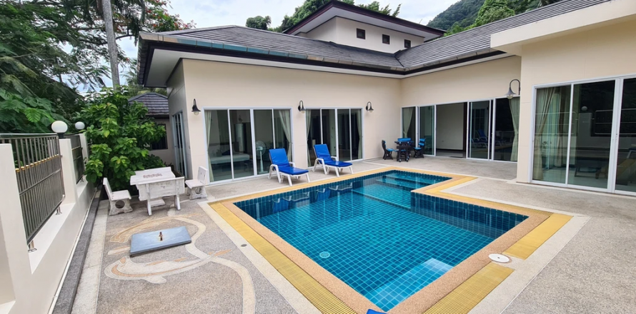 Villa in Patong, Thailand 6 bedrooms № 44876