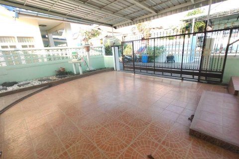 House in Bang Lamung, Thailand 2 bedrooms № 46200 - photo 11