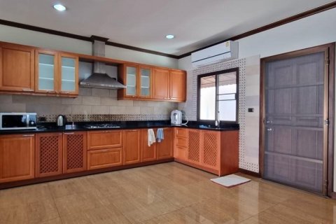 House in Sattahip, Thailand 3 bedrooms № 46203 - photo 10