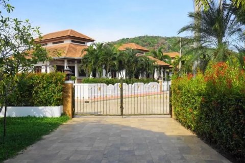 Villa in Hua Hin, Thailand 2 bedrooms № 46117 - photo 17