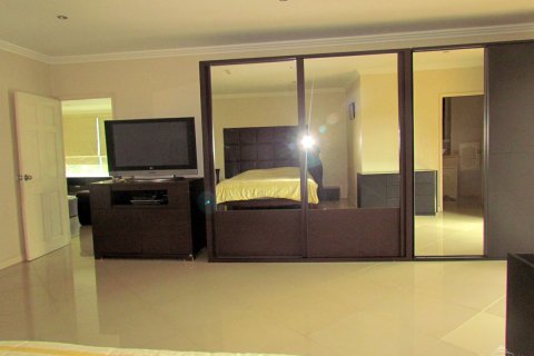 Condo in Pattaya, Thailand, 2 bedrooms  № 45285 - photo 12
