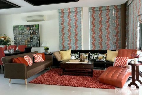 House in Pattaya, Thailand 4 bedrooms № 45496 - photo 8