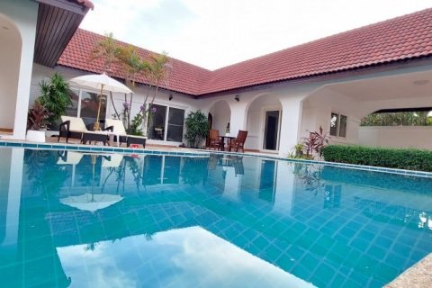 House in Pattaya, Thailand 4 bedrooms № 46179 - photo 4