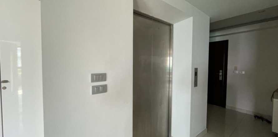 Condo in Pattaya, Thailand, 2 bedrooms in Wong Amat Tower  № 45677