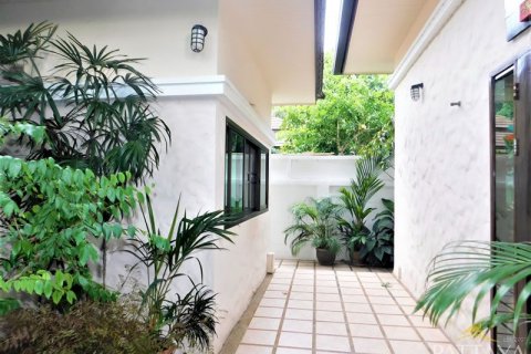 House in Pattaya, Thailand 3 bedrooms № 45476 - photo 9