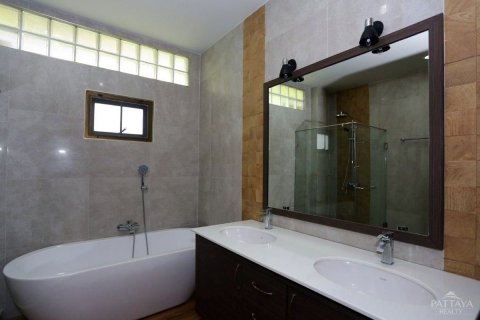 House in Pattaya, Thailand 4 bedrooms № 45461 - photo 11