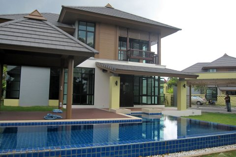 House in Pattaya, Thailand 4 bedrooms № 45496 - photo 3