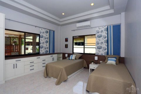 House in Pattaya, Thailand 4 bedrooms № 45461 - photo 6