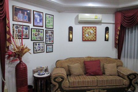House in Pattaya, Thailand 4 bedrooms № 45517 - photo 12