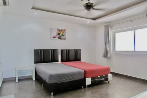 Condo in Pattaya, Thailand, 2 bedrooms  № 45158 - photo 15