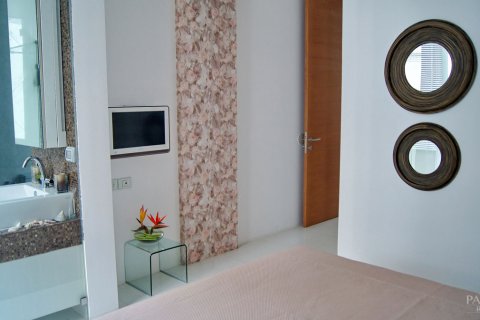 Condo in Pattaya, Thailand, 2 bedrooms  № 45204 - photo 13