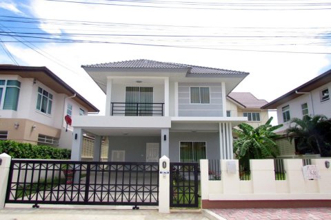 House in Pattaya, Thailand 3 bedrooms № 45561 - photo 1