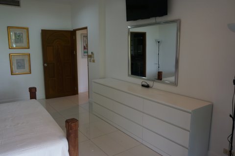 Condo in Pattaya, Thailand, 2 bedrooms  № 45006 - photo 15