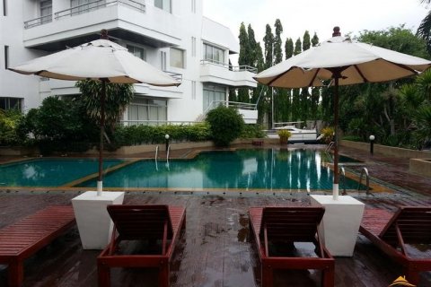 Condo in Pattaya, Thailand, 3 bedrooms  № 45209 - photo 12