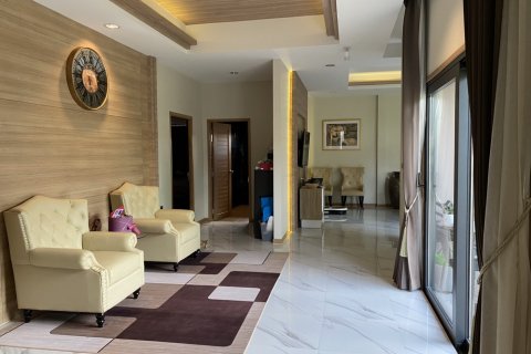House in Pattaya, Thailand 3 bedrooms № 45482 - photo 11