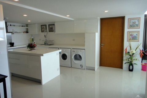 Condo in Pattaya, Thailand, 4 bedrooms  № 45303 - photo 13