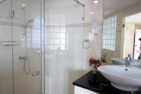 Condo in Pattaya, Thailand, 2 bedrooms  № 45008 - photo 16