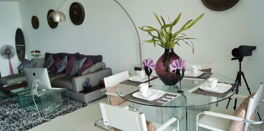 Condo in Pattaya, Thailand, 2 bedrooms  № 45204