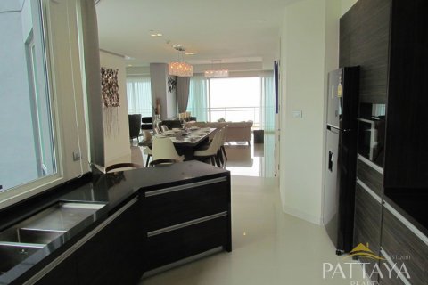 Condo on Jomtien Beach, Pattaya, Thailand, 3 bedrooms  № 45077 - photo 17