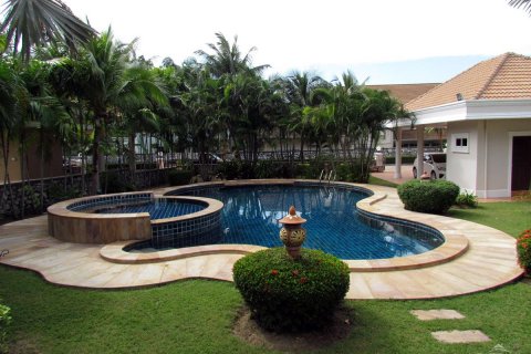 House in Pattaya, Thailand 3 bedrooms № 45435 - photo 6