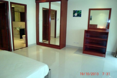 House in Pattaya, Thailand 3 bedrooms № 45558 - photo 15