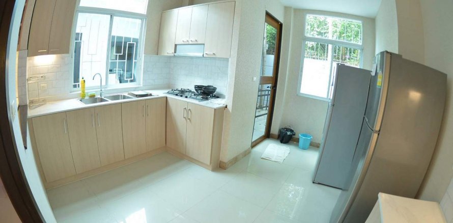 House in Pattaya, Thailand 7 bedrooms № 45488