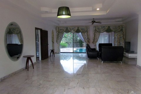 House in Pattaya, Thailand 4 bedrooms № 45430 - photo 15